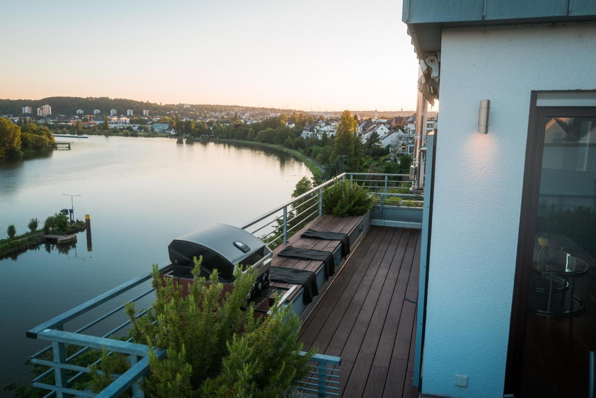 Penthouse Wohnung Mit Schoenem Moselblick In Metternich Coblence Extérieur photo