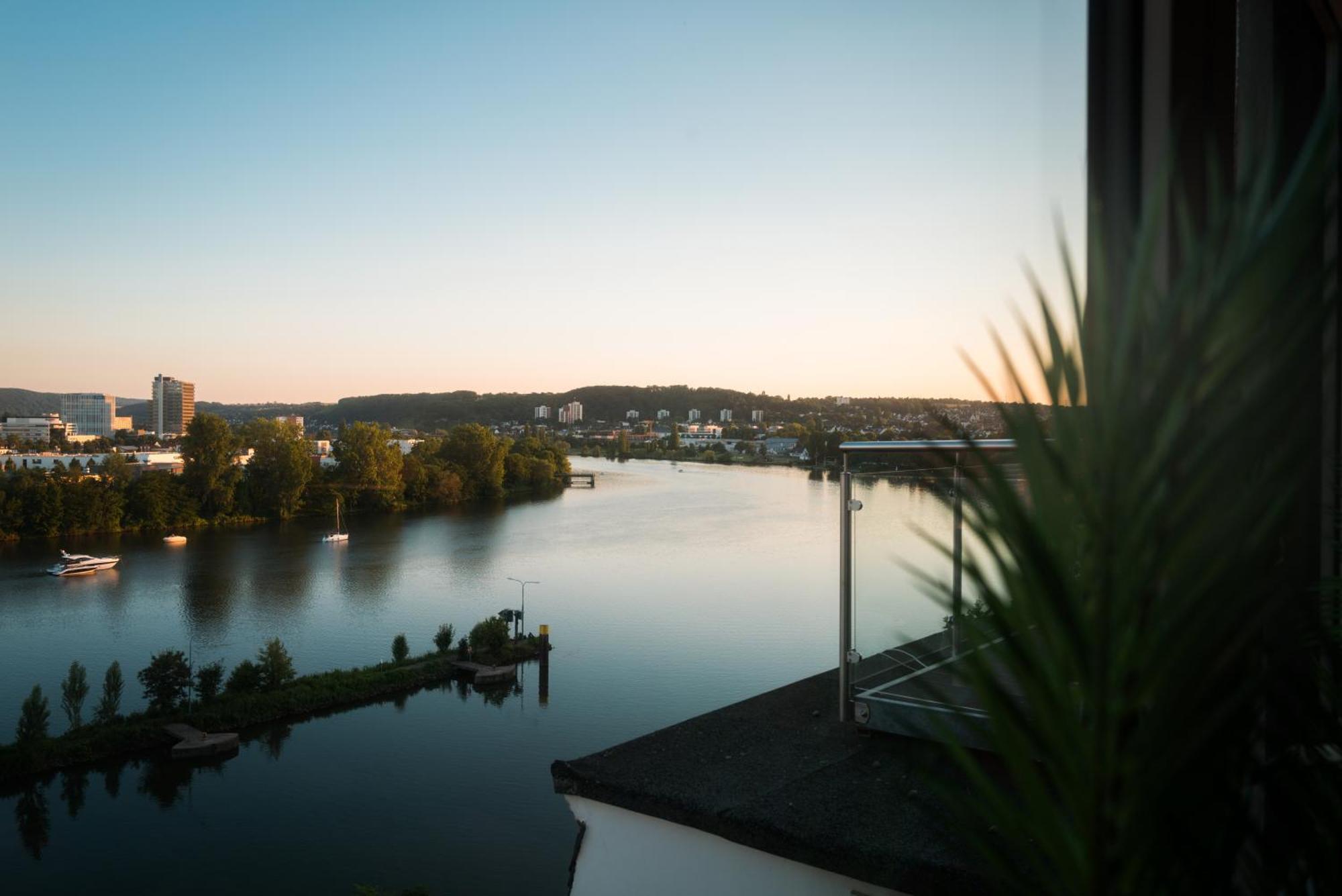 Penthouse Wohnung Mit Schoenem Moselblick In Metternich Coblence Extérieur photo