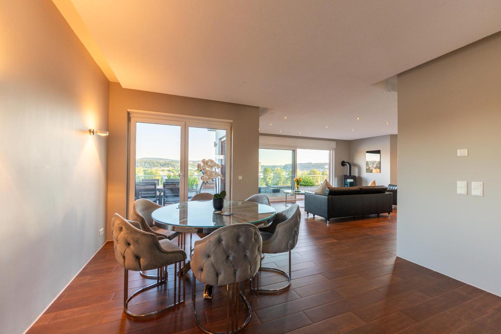 Penthouse Wohnung Mit Schoenem Moselblick In Metternich Coblence Extérieur photo