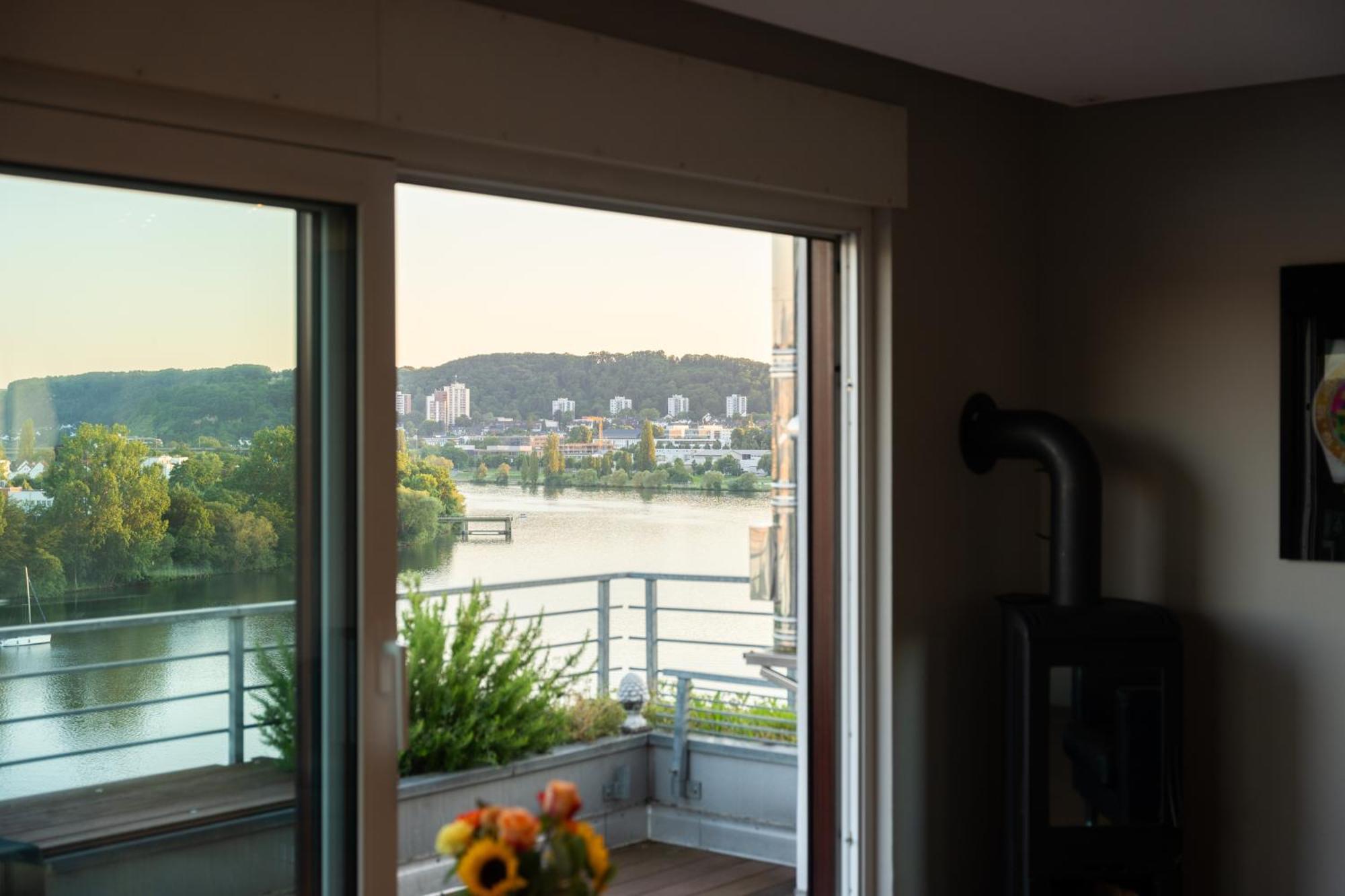Penthouse Wohnung Mit Schoenem Moselblick In Metternich Coblence Extérieur photo