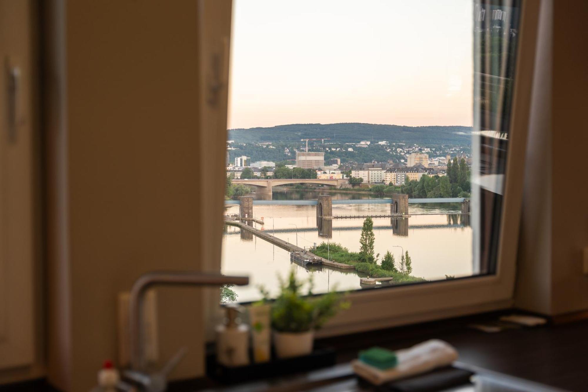 Penthouse Wohnung Mit Schoenem Moselblick In Metternich Coblence Extérieur photo