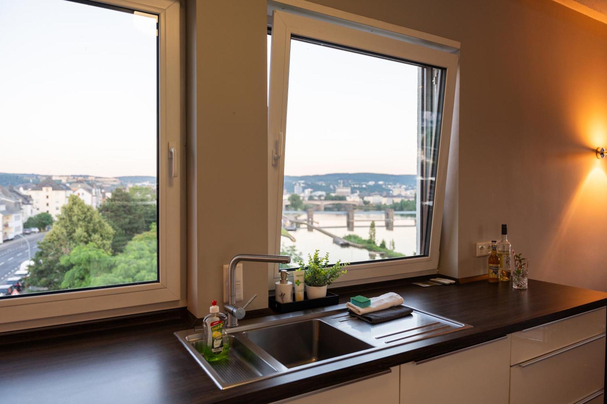 Penthouse Wohnung Mit Schoenem Moselblick In Metternich Coblence Extérieur photo