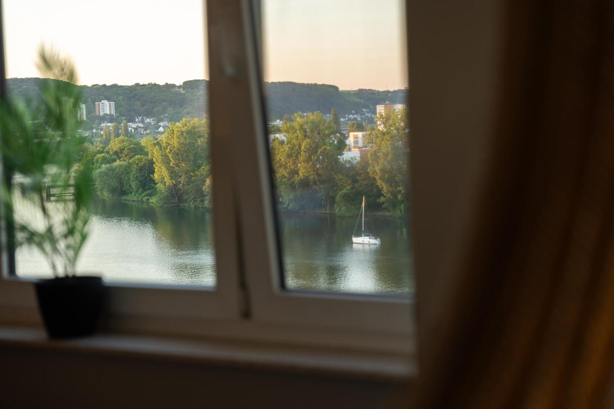 Penthouse Wohnung Mit Schoenem Moselblick In Metternich Coblence Extérieur photo