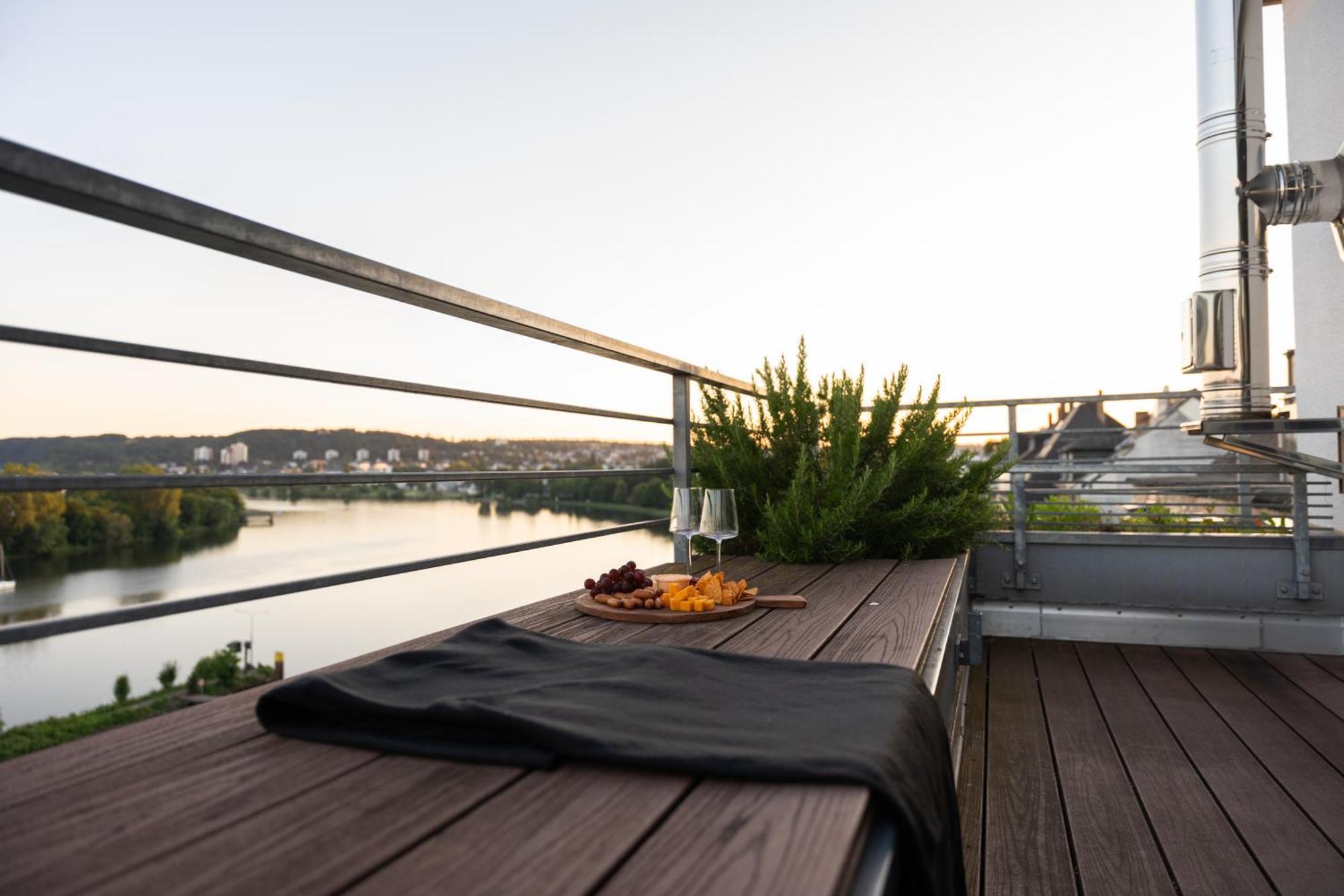 Penthouse Wohnung Mit Schoenem Moselblick In Metternich Coblence Extérieur photo
